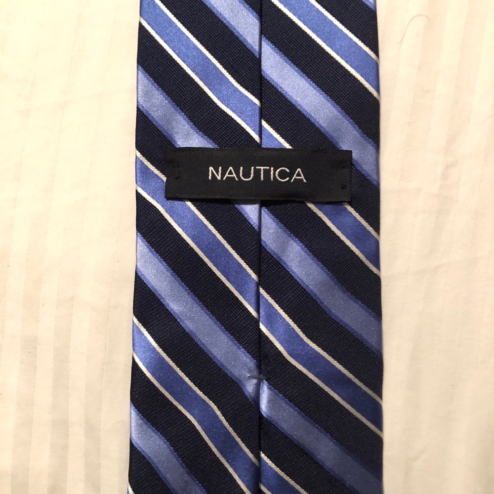 Nautica neck tie, lightly used.